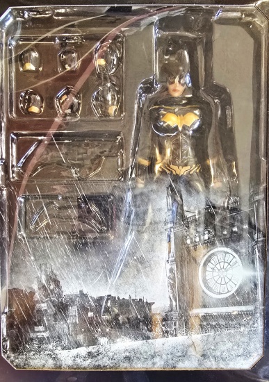 batgirl_play-arts-kai_square-enix_batman_3-