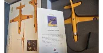 avion_golden_rockett_jaune_aroutcheff_1578647257