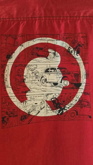 tintin-chemise-rouge-10ans-moulinsart-dessin-dos
