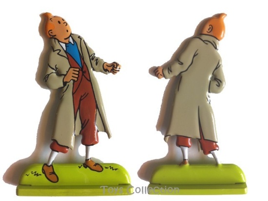 tintin-regarde-au-ciel-avec-manteau-7-boules-de-cristal-ronde-bosse-29210